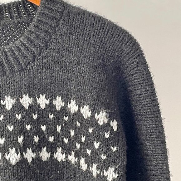 Hand Knit Simple Norwegian Nordic Style Crew Neck Sweater, Black/White, Size M - Picture 3 of 6